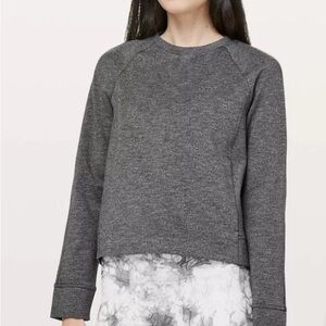 Lululemon long sleeved cropped crewneck top with front kangaroo pocket - Size 4